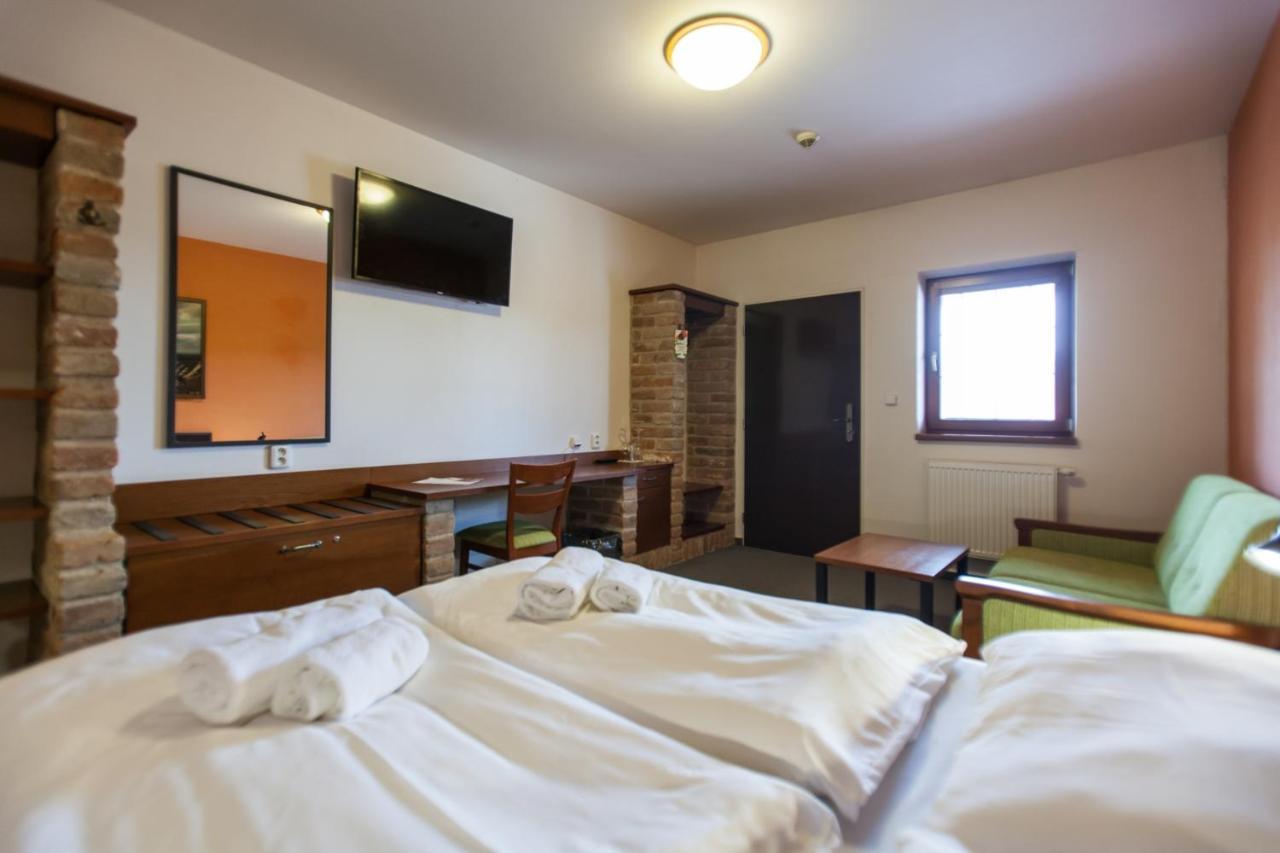 Hotel Vinar - Bed & Breakfast Kurdějov Exterior foto
